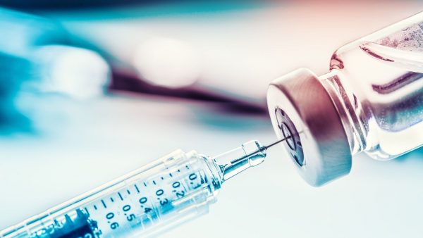 Facebook et Google demandent la vaccination de leurs employés